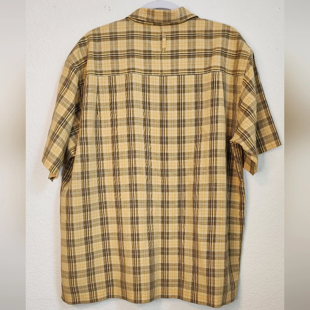 The North Face Men's Yellow‎ and Black Short Sleeve Outdoor Shirt, Size XL